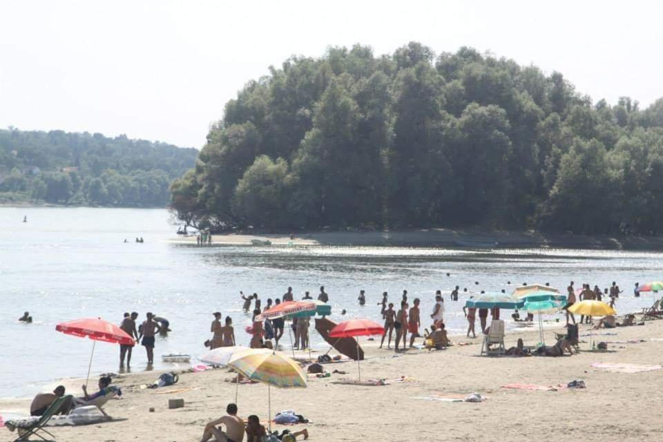 Вилла Danube Fairy Futog Экстерьер фото