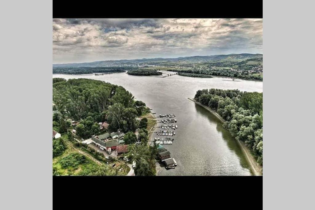 Вилла Danube Fairy Futog Экстерьер фото